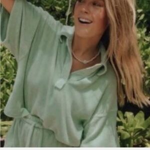 Daily Drills Terry Polo Crop Women’s Medium. Green